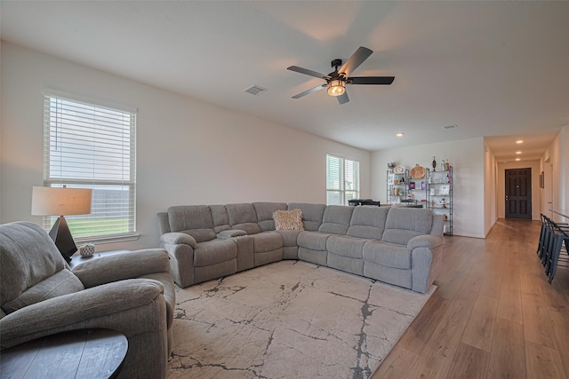 7227 Birchville Dr, Rosharon, TX 77583 - living area featuring a ceiling fan, light wood-style floors, and recessed lighting