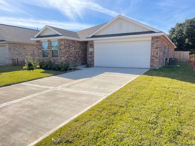 1802 Champions Dr, Navasota, TX 77868 - photo 2