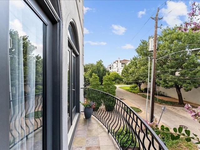 405 Reinerman St, Houston, TX 77007 - view of balcony