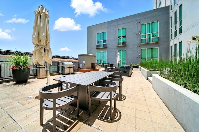 2000 Bagby St Unit 5423, Houston, TX 77002 - view of patio featuring area for grilling and outdoor dining space