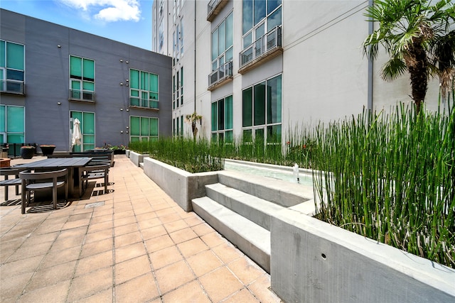 2000 Bagby St Unit 5423, Houston, TX 77002 - view of patio featuring outdoor dining area