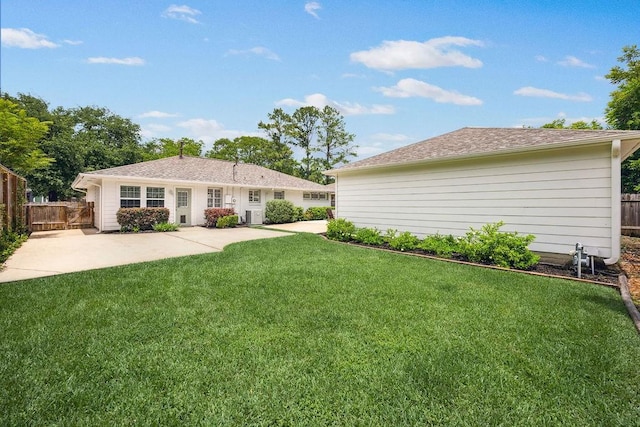 2031 Cheshire Ln, Houston, TX 77018 - rear view of property with a patio