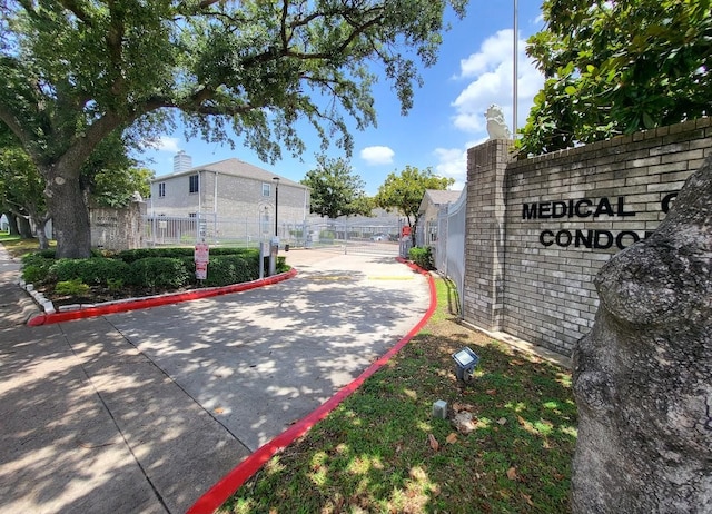 7649 Cambridge St Unit 7649, Houston, TX 77054 - photo 2