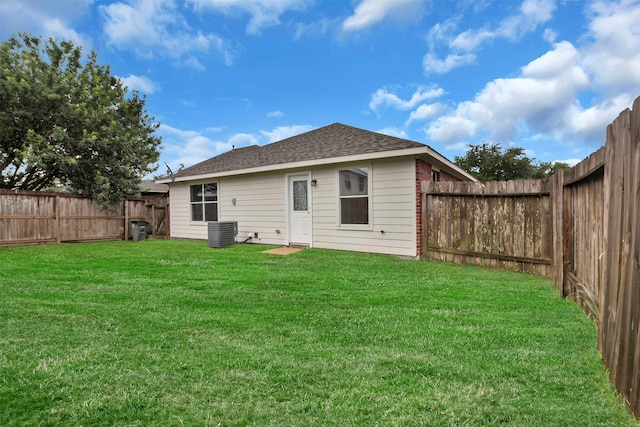 20806 Dewberry Creek Ln, Katy, TX 77449 - back of property with a shingled roof and a fenced backyard