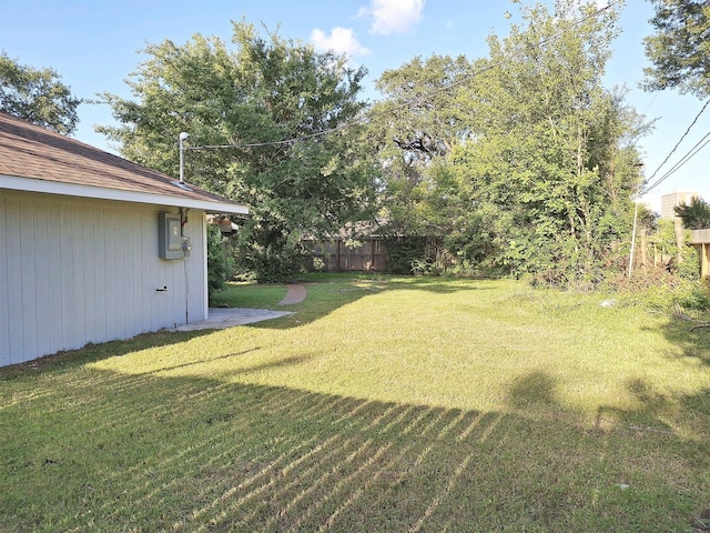 7807 Bellerive Dr, Houston, TX 77036 - view of yard