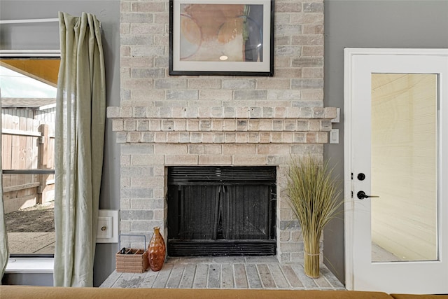 8727 Vinkins Rd, Houston, TX 77071 - detailed view of a fireplace