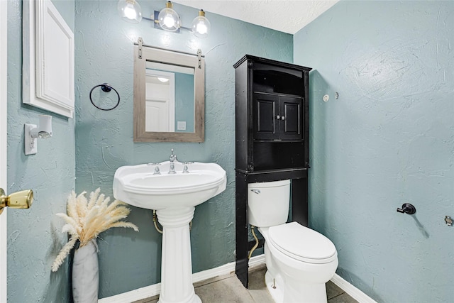 8727 Vinkins Rd, Houston, TX 77071 - half bathroom with toilet and baseboards