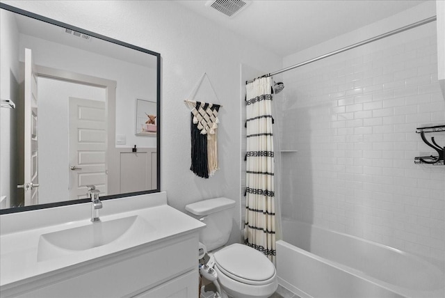 6214 Bois D Arc St, League City, TX 77573 - full bath featuring vanity and shower / tub combo with curtain