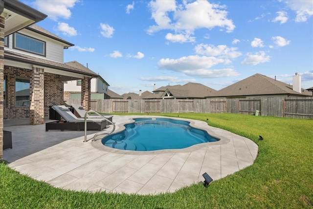 6214 Bois D Arc St, League City, TX 77573 - view of swimming pool featuring a patio area and a fenced backyard