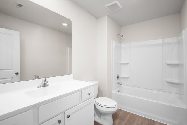 10360 Sweetwater Creek Dr, Cleveland, TX 77328 - full bath featuring wood finished floors, vanity, and  shower combination