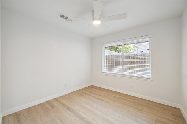 10225 Shadow Oaks Dr, Houston, TX 77043 - unfurnished room with light wood-style floors and a ceiling fan