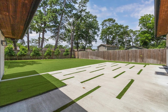 10225 Shadow Oaks Dr, Houston, TX 77043 - fenced backyard featuring a patio area