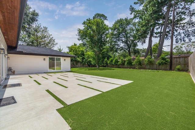 10225 Shadow Oaks Dr, Houston, TX 77043 - fenced backyard featuring a patio area