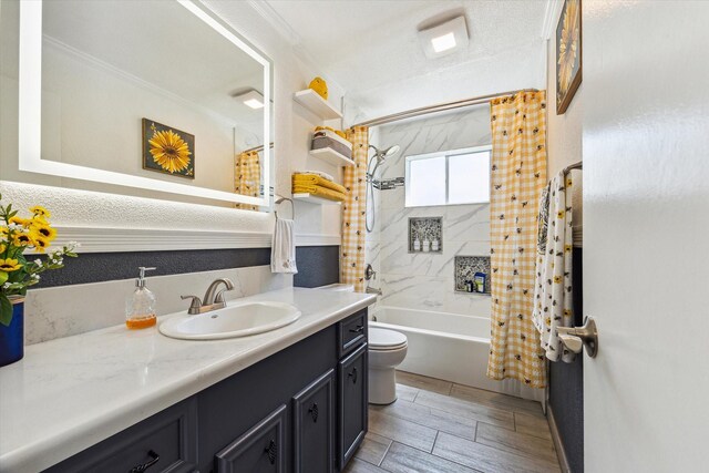 1926 Meadow Creek Dr, Pearland, TX 77581 - full bathroom with vanity, shower / bathtub combination with curtain, and crown molding