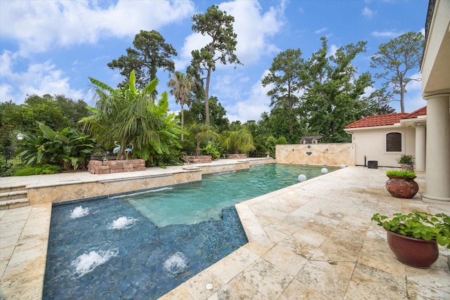 6 Kings Lake Estates Blvd, Kingwood, TX 77346 - outdoor pool with a patio area