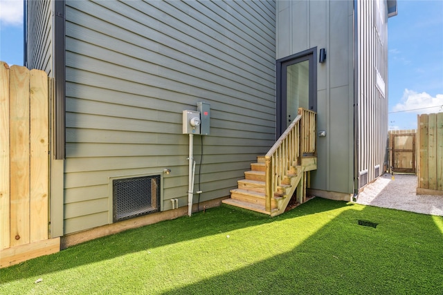3219 Brewster St, Houston, TX 77026 - back of property with board and batten siding