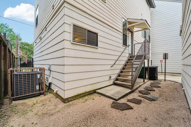 2209 Bastrop St, Houston, TX 77003 - deck featuring ceiling fan and outdoor lounge area