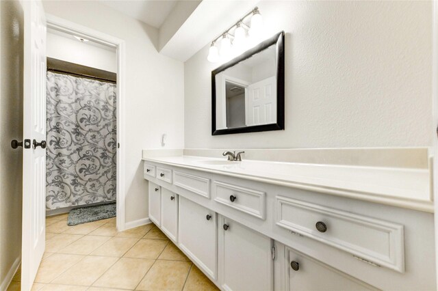 15817 Honolulu St, Jersey Village, TX 77040 - full bath featuring vanity and tile patterned floors