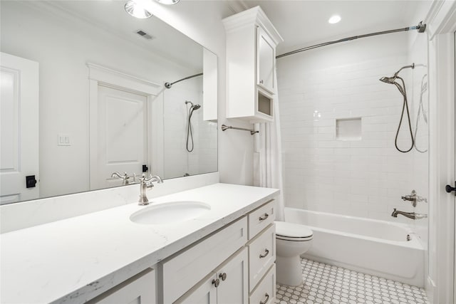 727 Tulane St, Houston, TX 77007 - bathroom with vanity and shower / tub combo with curtain