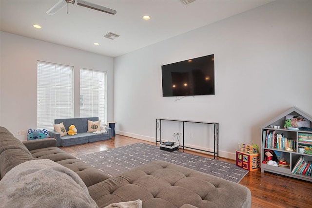 5307 Nett St Unit C, Houston, TX 77007 - living area featuring ceiling fan, wood finished floors, and recessed lighting