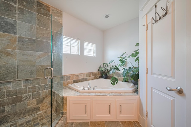 5307 Nett St Unit C, Houston, TX 77007 - full bath featuring a garden tub and a shower stall
