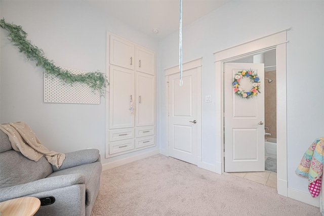 5307 Nett St Unit C, Houston, TX 77007 - sitting room featuring light carpet and baseboards