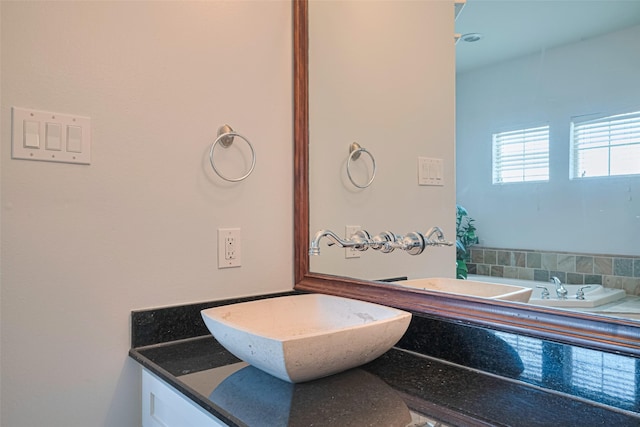 5307 Nett St Unit C, Houston, TX 77007 - bathroom featuring vanity