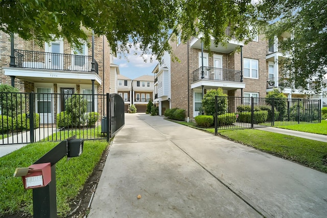 925 W 19th St Unit B, Houston, TX 77008 - view of property's community featuring a residential view