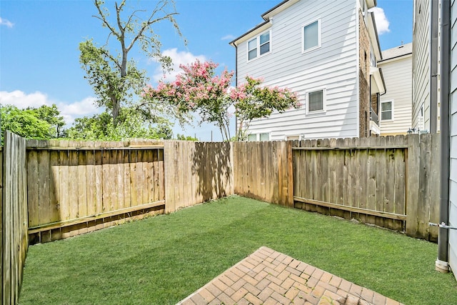 925 W 19th St Unit B, Houston, TX 77008 - fenced backyard featuring a patio