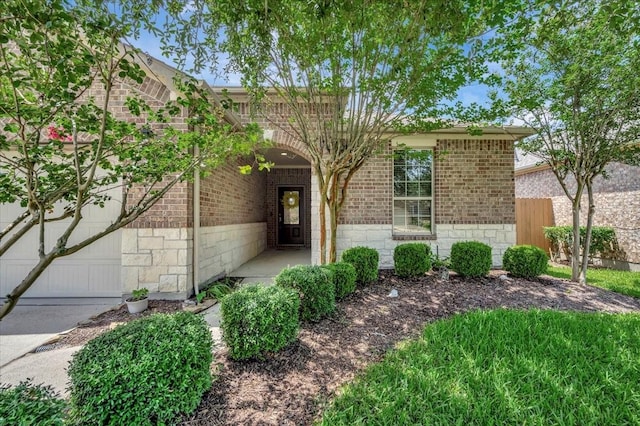 716 Saturnia Ln, League City, TX 77573 - view of front of home featuring brick siding