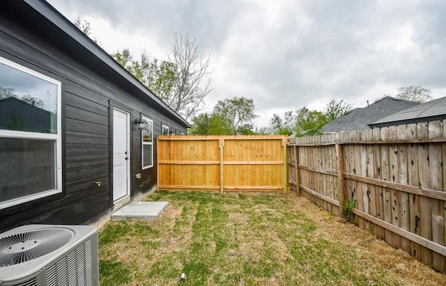 8310 Parnell St, Houston, TX 77051 - view of fenced backyard
