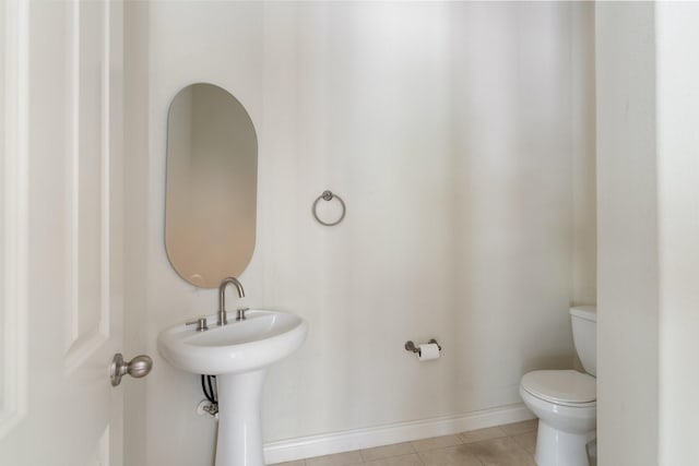9103 Creekstone Lake Dr, Houston, TX 77054 - bathroom featuring tile patterned floors and toilet