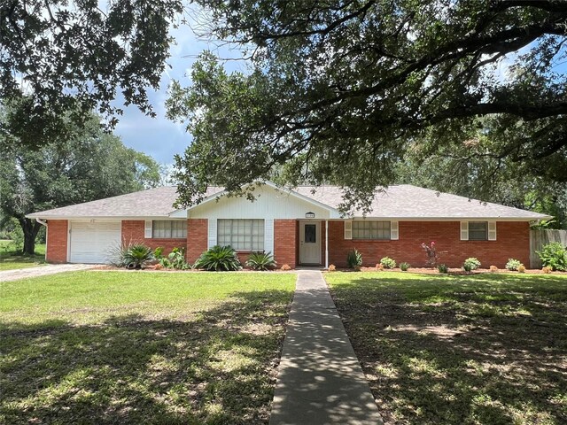 1106 Chapel Ln, El Campo, TX 77437 - photo 3