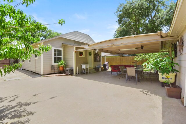 315 E Adoue St, Baytown, TX 77520 - view of patio / terrace with outdoor dining area