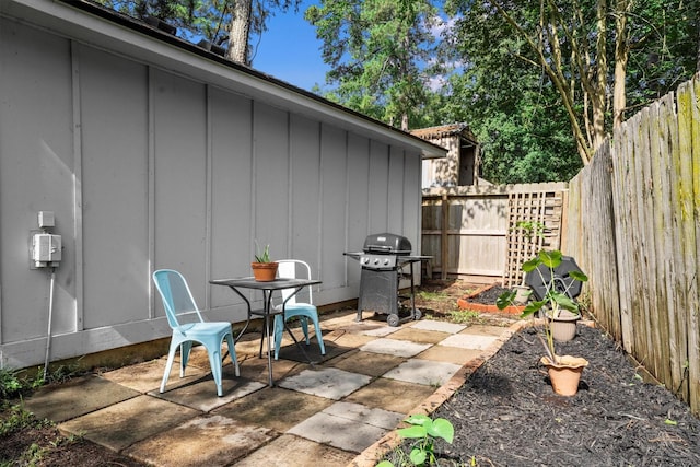 4638 Deer Point Dr, Spring, TX 77389 - fenced backyard with grilling area and a patio area