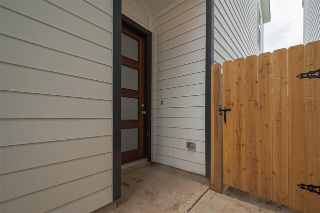 1609 Regents Gate, Houston, TX 77055 - entrance to property