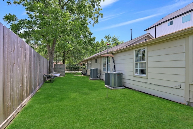 1731 W 22nd St, Houston, TX 77008 - view of yard