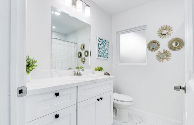 8614 Linkpass Ln, Houston, TX 77025 - full bath featuring vanity and tile patterned flooring
