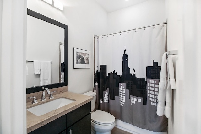 2205 Colorado St, Houston, TX 77007 - bathroom with vanity and a shower with shower curtain