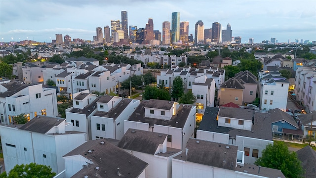 2205 Colorado St, Houston, TX 77007 - drone / aerial view of skyline