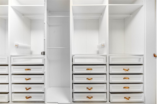 1904 Nursery Rd, The Woodlands, TX 77380 - view of closet