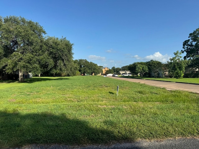 2827 Golf Crest Dr, Wharton, TX 77488
