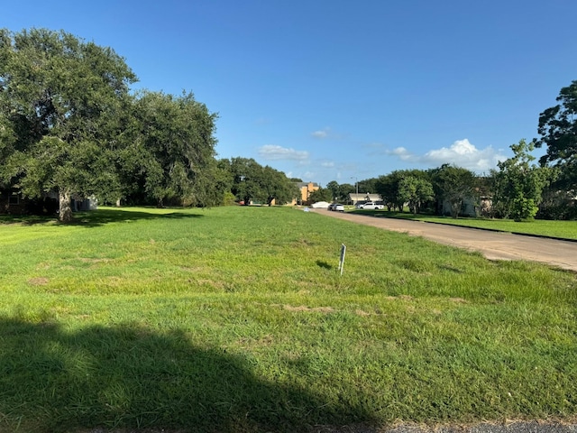 2827 Golf Crest Dr, Wharton, TX 77488