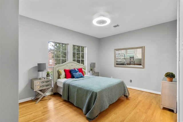 5603 Dolores St, Houston, TX 77057 - bedroom with light wood-type flooring