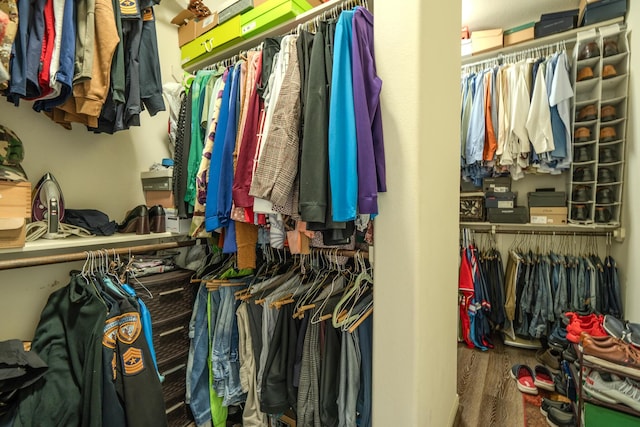 14907 Ashley Creek Ct, Humble, TX 77396 - walk in closet featuring wood finished floors