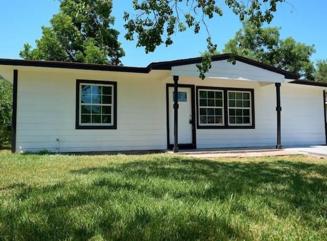 4934 Burma Rd, Houston, TX 77033 - single story home with a front lawn