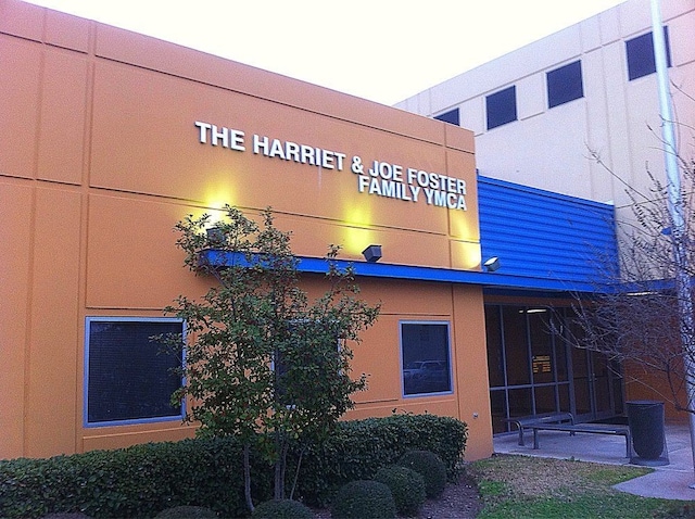 905 Wakefield Dr, Houston, TX 77018 - view of building exterior