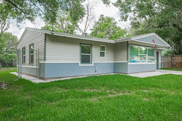 6058 Lyndhurst Dr, Houston, TX 77033 - rear view of property