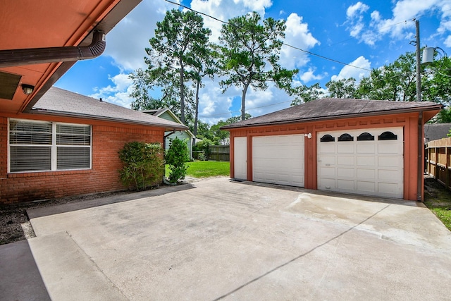 1215 W 31st St, Houston, TX 77018 - view of detached garage