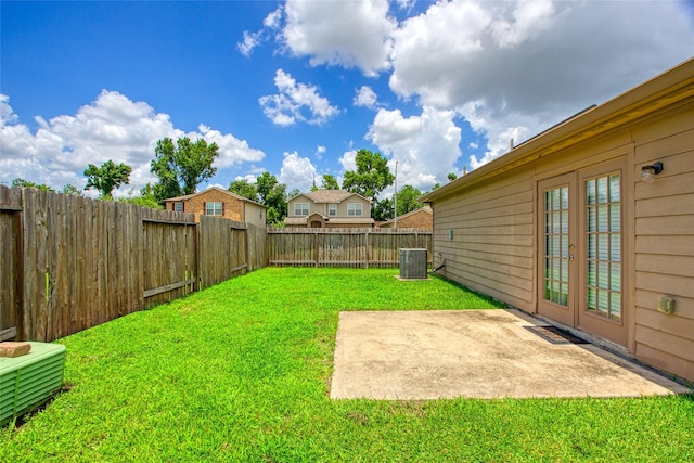 6615 Lost Pines Bnd, Houston, TX 77049 - fenced backyard featuring a patio and french doors